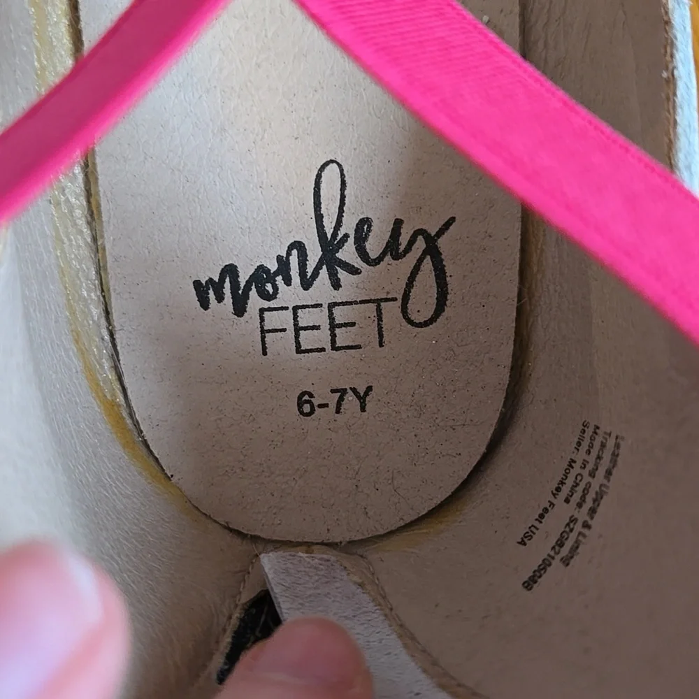 Monkey Feet Pink/White Disney Flat Shoes, Little Girls 6-7Y, Great Condition